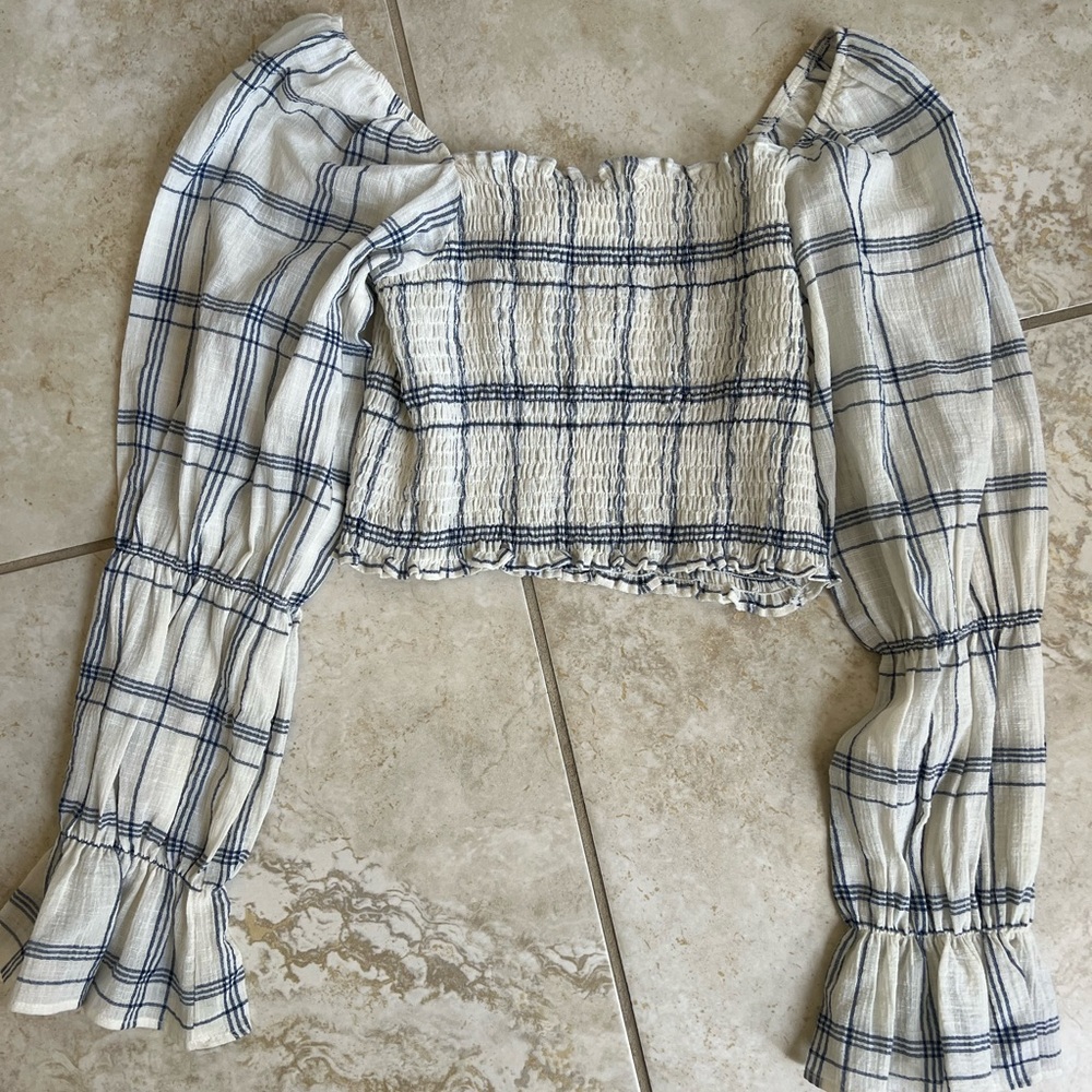Linen long sleeve crop top